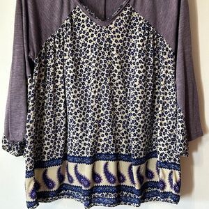 umgee Purple Paisley Floral V-Neck Bell Sleeves Flowy Top 3/4 sleeve Size Large
